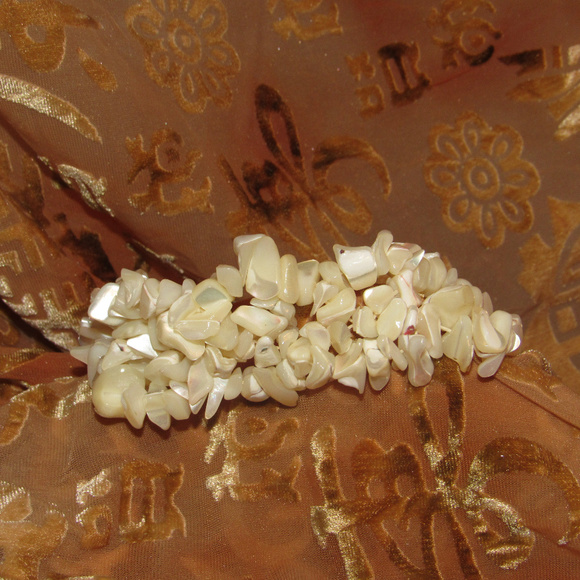 Mother of Pearl Chip Chunk Stretch Bracelet VTG - Picture 4 of 5